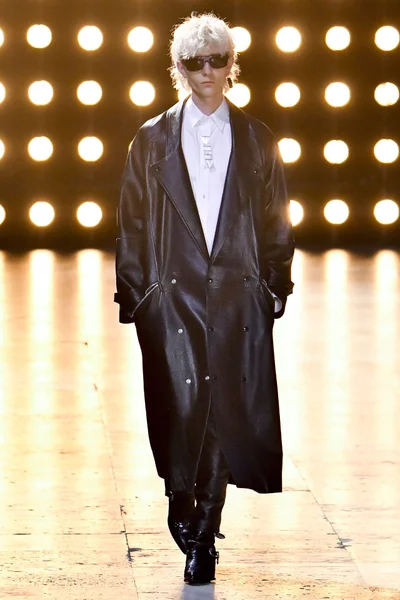 Look 12